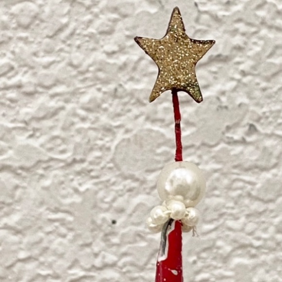 Retired 2005 DEPARTMENT 56 Christmas Krinkles Santa Holding Trees Figure - Picture 4 of 15